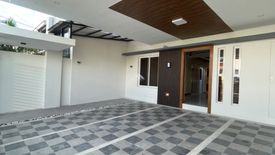 4 Bedroom House for sale in Talon Dos, Metro Manila