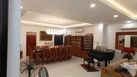 9 Bedroom House for sale in Sikatuna Village, Metro Manila