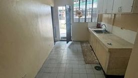 3 Bedroom House for rent in Kapitolyo, Metro Manila