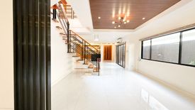 4 Bedroom House for rent in San Lorenzo, Metro Manila near MRT-3 Ayala