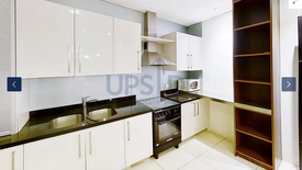 2 Bedroom Condo for sale in San Lorenzo, Metro Manila near MRT-3 Ayala