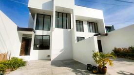 3 Bedroom House for sale in Almanza Dos, Metro Manila