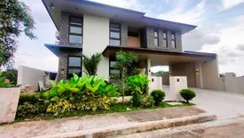 7 Bedroom House for sale in Almanza Dos, Metro Manila