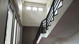 4 Bedroom House for rent in San Lorenzo, Metro Manila near MRT-3 Ayala