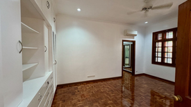 4 Bedroom House for rent in Dasmariñas North, Metro Manila near MRT-3 Ayala