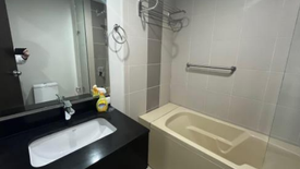 2 Bedroom Condo for rent in Kroma Tower, Bangkal, Metro Manila near MRT-3 Magallanes