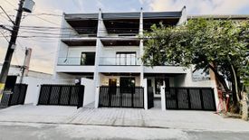 5 Bedroom Townhouse for sale in Talon Dos, Metro Manila