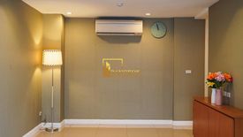 3 Bedroom Townhouse for rent in Khlong Tan, Bangkok