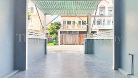 4 Bedroom Townhouse for sale in Dokmai, Bangkok