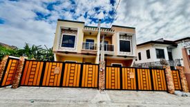 5 Bedroom Townhouse for sale in BF Resort Village, Talon Dos, Metro Manila