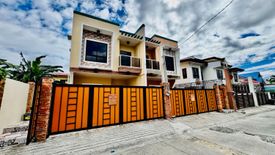 5 Bedroom Townhouse for sale in BF Resort Village, Talon Dos, Metro Manila