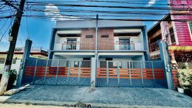 5 Bedroom Townhouse for sale in Manuyo Dos, Metro Manila