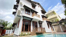 Cho thuê villa 4 phòng ngủ tại Thảo Điền, Quận 2, Hồ Chí Minh