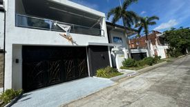 7 Bedroom House for sale in Moonwalk, Metro Manila