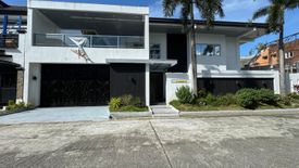 7 Bedroom House for sale in Moonwalk, Metro Manila