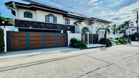 7 Bedroom House for sale in Moonwalk, Metro Manila