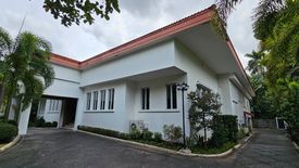 4 Bedroom House for rent in Dasmariñas North, Metro Manila near MRT-3 Ayala