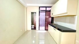 2 Bedroom House for sale in Manuyo Dos, Metro Manila