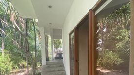 6 Bedroom House for sale in San Lorenzo, Metro Manila near MRT-3 Ayala