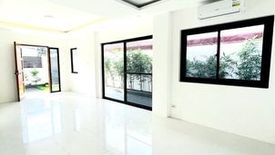 4 Bedroom House for sale in Western Bicutan, Metro Manila