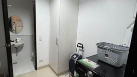 2 Bedroom Condo for rent in San Lorenzo, Metro Manila near MRT-3 Ayala