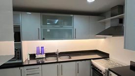 2 Bedroom Condo for rent in San Lorenzo, Metro Manila near MRT-3 Ayala