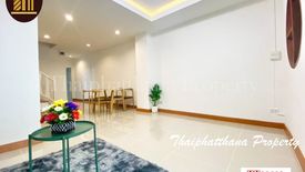 4 Bedroom Townhouse for sale in Prachathipat, Pathum Thani