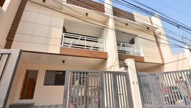 4 Bedroom House for sale in Talon Dos, Metro Manila