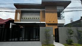 5 Bedroom House for sale in Talon Dos, Metro Manila