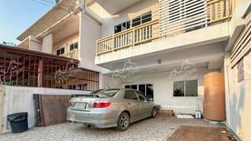 3 Bedroom Townhouse for sale in Lahan, Nonthaburi