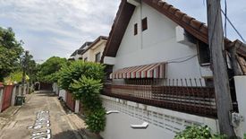 5 Bedroom House for sale in Phra Khanong Nuea, Bangkok near BTS Ekkamai