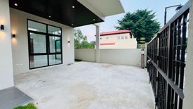 4 Bedroom House for sale in Almanza Dos, Metro Manila