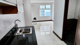 Condo for sale in Highway Hills, Metro Manila near MRT-3 Boni