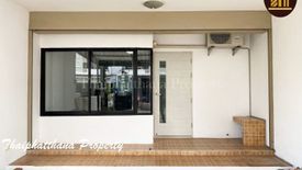 2 Bedroom Townhouse for sale in Dokmai, Bangkok