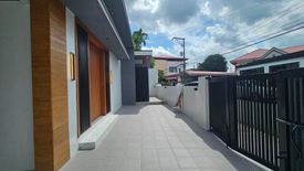 4 Bedroom House for sale in Almanza Dos, Metro Manila