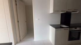 2 Bedroom Condo for sale in San Lorenzo, Metro Manila near MRT-3 Ayala