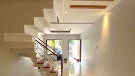 4 Bedroom Townhouse for sale in Manuyo Dos, Metro Manila