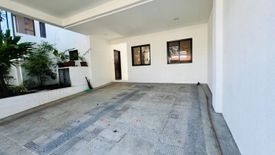 5 Bedroom House for sale in Almanza Dos, Metro Manila