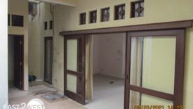 Rumah dijual dengan 4 kamar tidur di Pamulang Barat, Banten