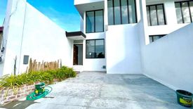 3 Bedroom House for sale in Almanza Dos, Metro Manila