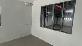 Warehouse / Factory for rent in Urdaneta, Metro Manila near MRT-3 Ayala