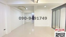 1 Bedroom Commercial for rent in Phra Khanong Nuea, Bangkok