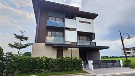 8 Bedroom House for sale in Almanza Dos, Metro Manila