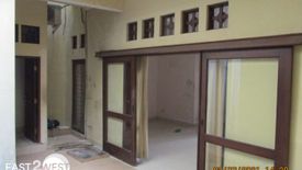 Rumah dijual dengan 4 kamar tidur di Pamulang Barat, Banten