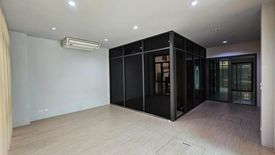 7 Bedroom Office for rent in Chong Nonsi, Bangkok