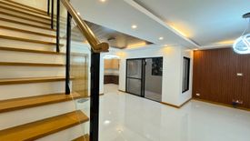 4 Bedroom Townhouse for sale in BF Resort Village, Talon Dos, Metro Manila