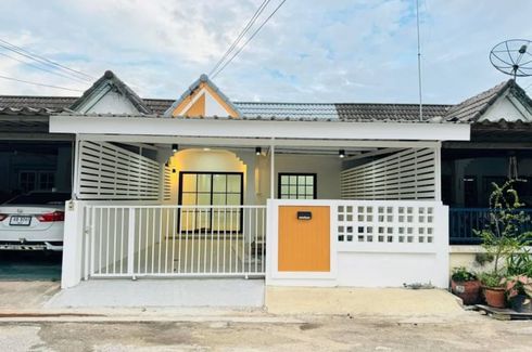 2 Bedroom Townhouse for sale in Surasak, Chonburi