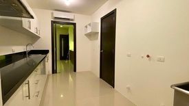 3 Bedroom Condo for sale in San Lorenzo, Metro Manila near MRT-3 Ayala