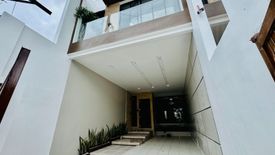 4 Bedroom Townhouse for sale in BF Resort Village, Talon Dos, Metro Manila