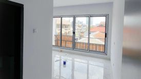 Rumah dijual dengan 3 kamar tidur di Tomang, Jakarta